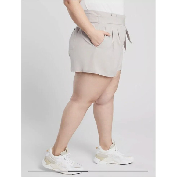 ATHLETA NWT Skyline Tie Waist Paperbag Shorts in Khaki // 20 - Picture 3 of 14